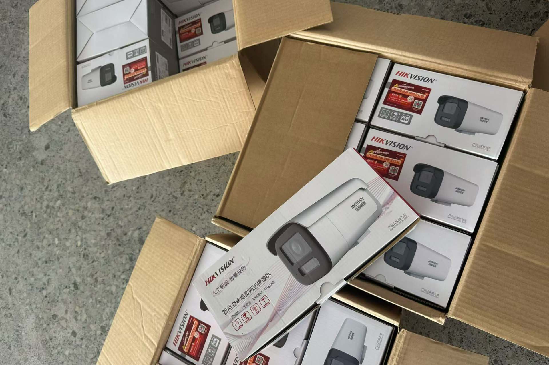 前端枪式网络摄像机（PoE 受电设备）
